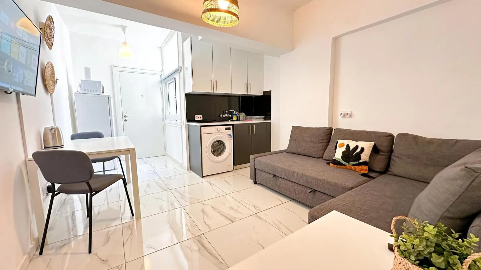 Real Center Apartment Larnaca